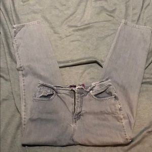 3/ $10 Gray Gloria Vanderbilt Amanda Jeans 10